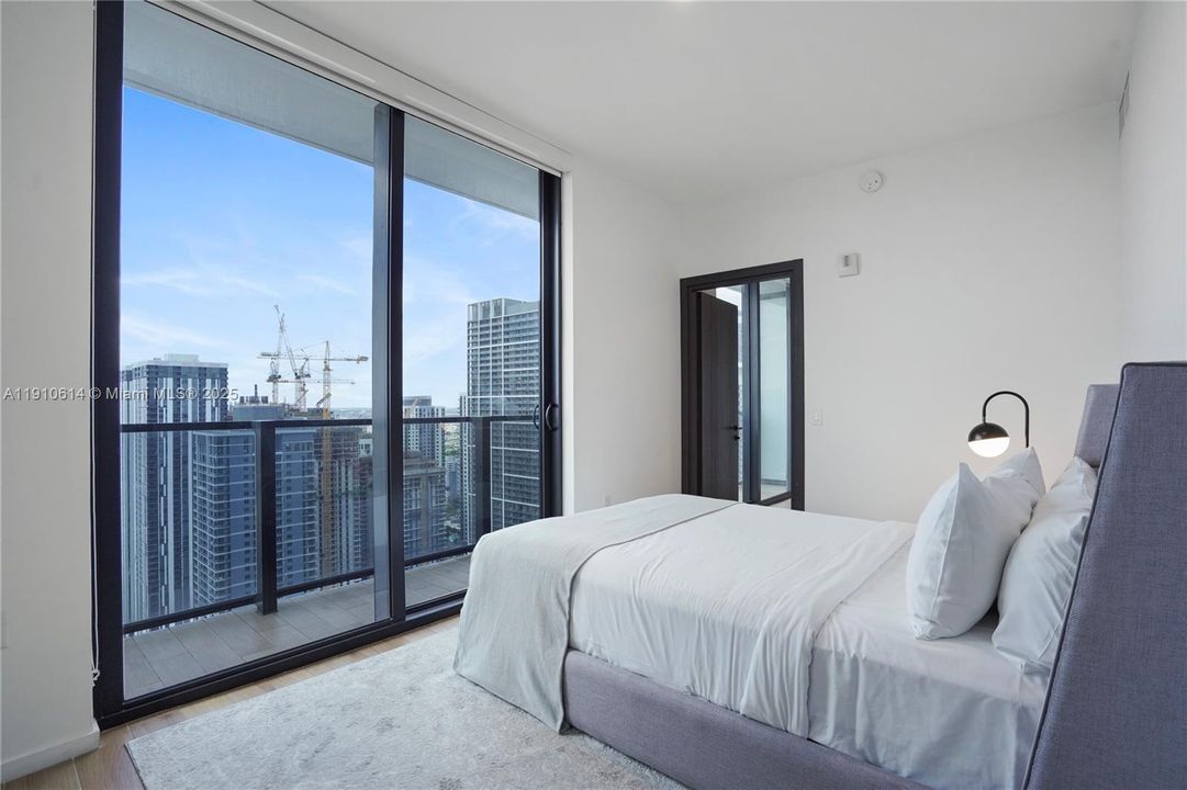 For Sale: $1,379,000 (3 beds, 3 baths, 1135 Square Feet)