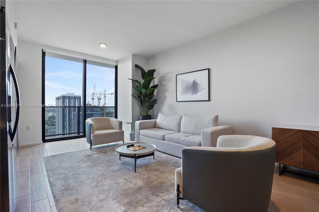 For Sale: $1,379,000 (3 beds, 3 baths, 1135 Square Feet)