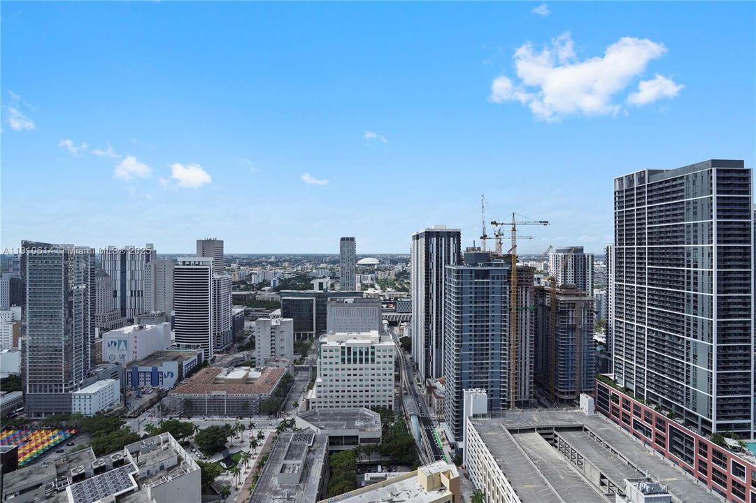 For Sale: $1,379,000 (3 beds, 3 baths, 1135 Square Feet)