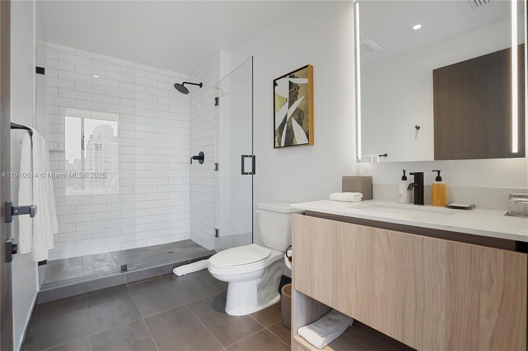 For Sale: $1,379,000 (3 beds, 3 baths, 1135 Square Feet)