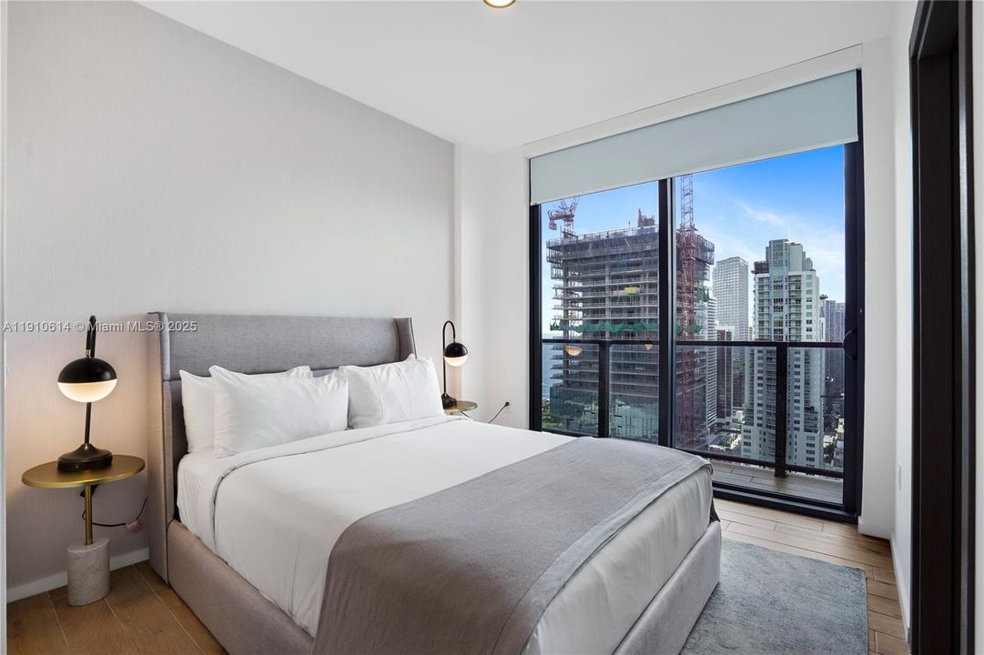 For Sale: $1,379,000 (3 beds, 3 baths, 1135 Square Feet)