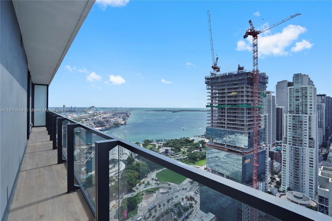 For Sale: $1,379,000 (3 beds, 3 baths, 1135 Square Feet)