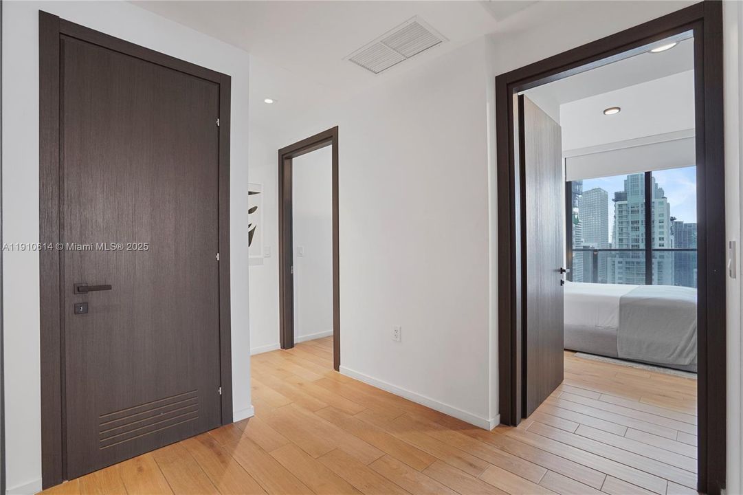 For Sale: $1,379,000 (3 beds, 3 baths, 1135 Square Feet)