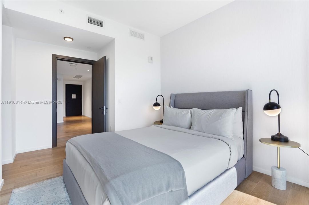 For Sale: $1,379,000 (3 beds, 3 baths, 1135 Square Feet)