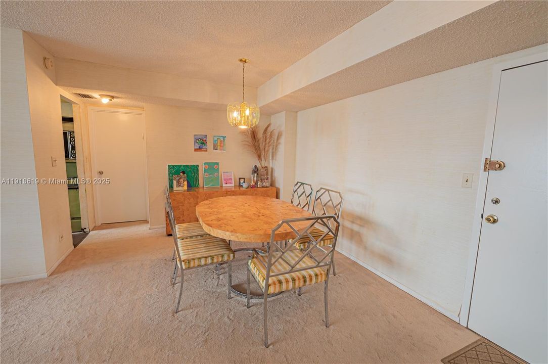 For Sale: $3,499,000 (2 beds, 2 baths, 1488 Square Feet)