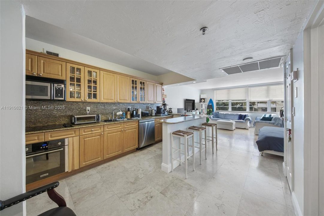 For Sale: $325,000 (0 beds, 1 baths, 560 Square Feet)