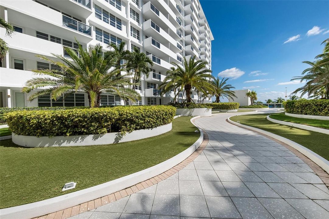 For Sale: $359,000 (0 beds, 1 baths, 550 Square Feet)