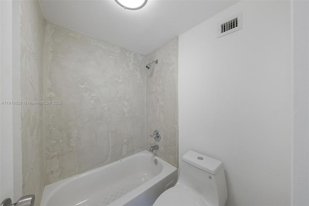 For Sale: $359,000 (0 beds, 1 baths, 550 Square Feet)