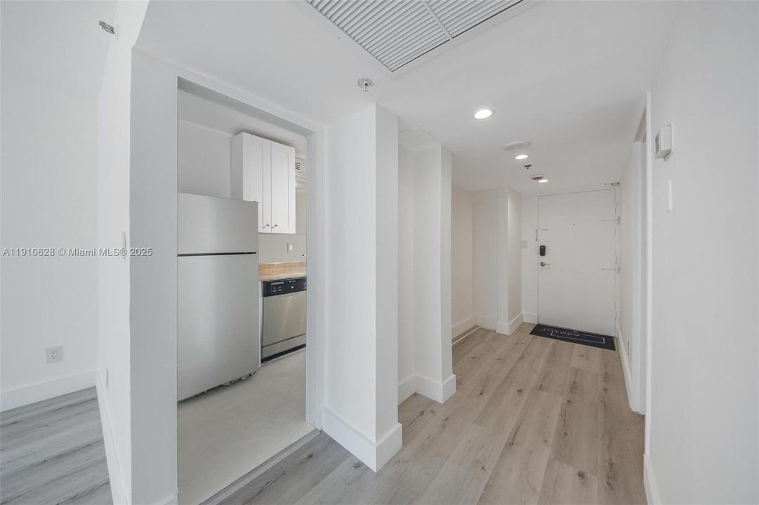 For Sale: $359,000 (0 beds, 1 baths, 550 Square Feet)