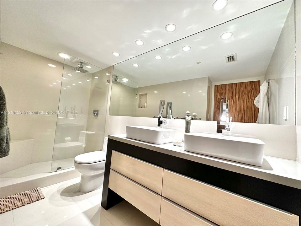 出租: $7,400 (2 贝兹, 2 浴室, 1680 平方英尺)