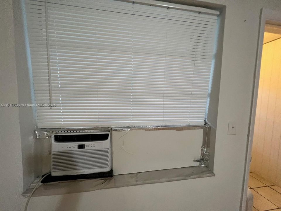 For Rent: $1,300 (0 beds, 1 baths, 0 Square Feet)