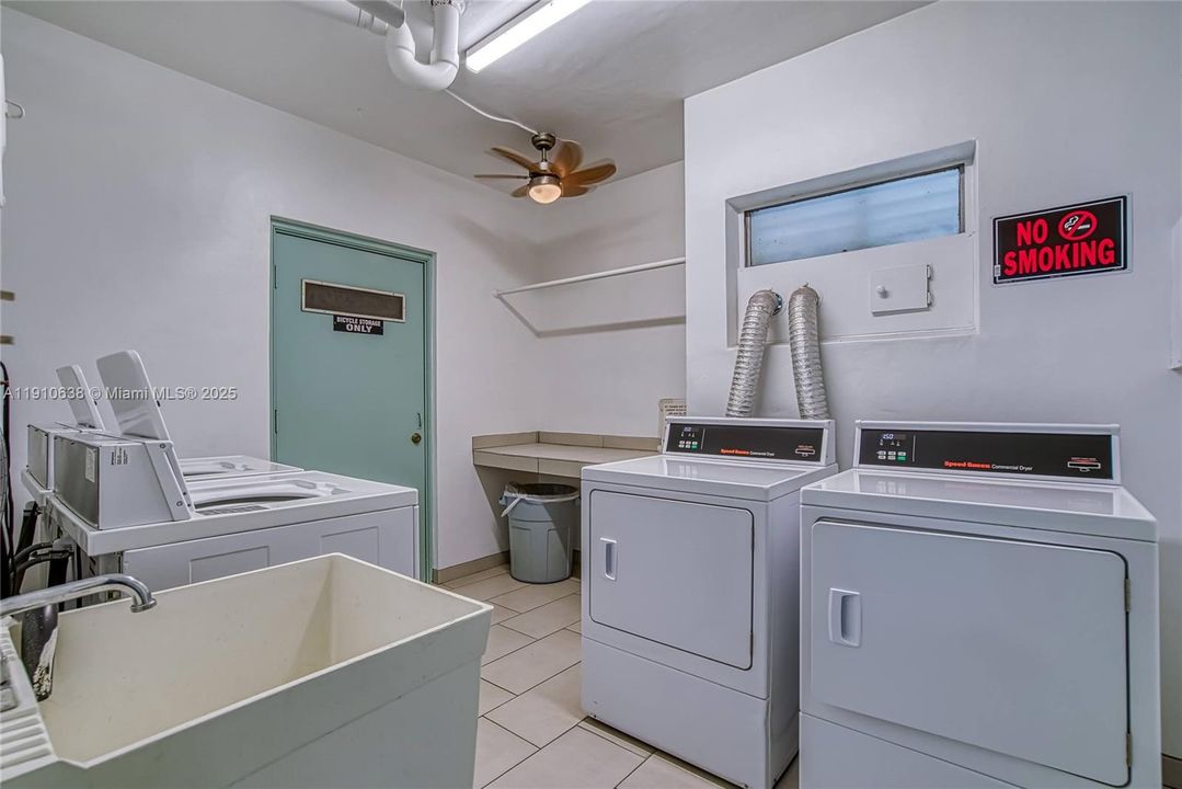 Active With Contract: $1,600 (1 beds, 1 baths, 730 Square Feet)