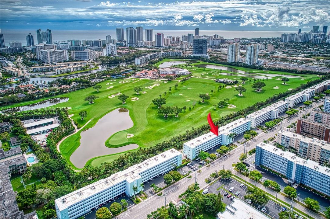 Active With Contract: $1,600 (1 beds, 1 baths, 730 Square Feet)