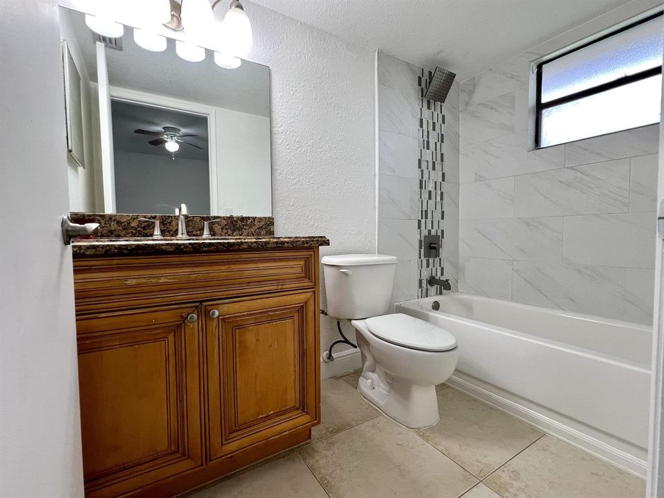PRINCIPAL BATHROOM