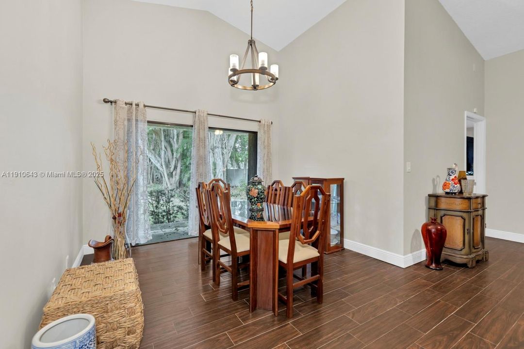 For Sale: $386,000 (3 beds, 2 baths, 1310 Square Feet)