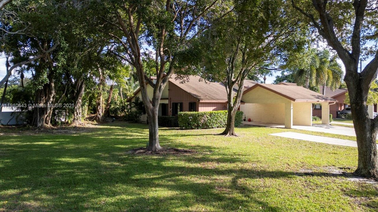 For Sale: $386,000 (3 beds, 2 baths, 1310 Square Feet)