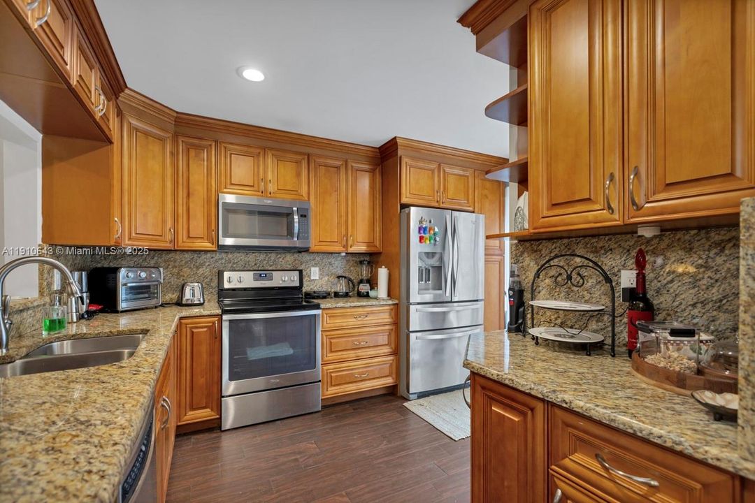 For Sale: $386,000 (3 beds, 2 baths, 1310 Square Feet)