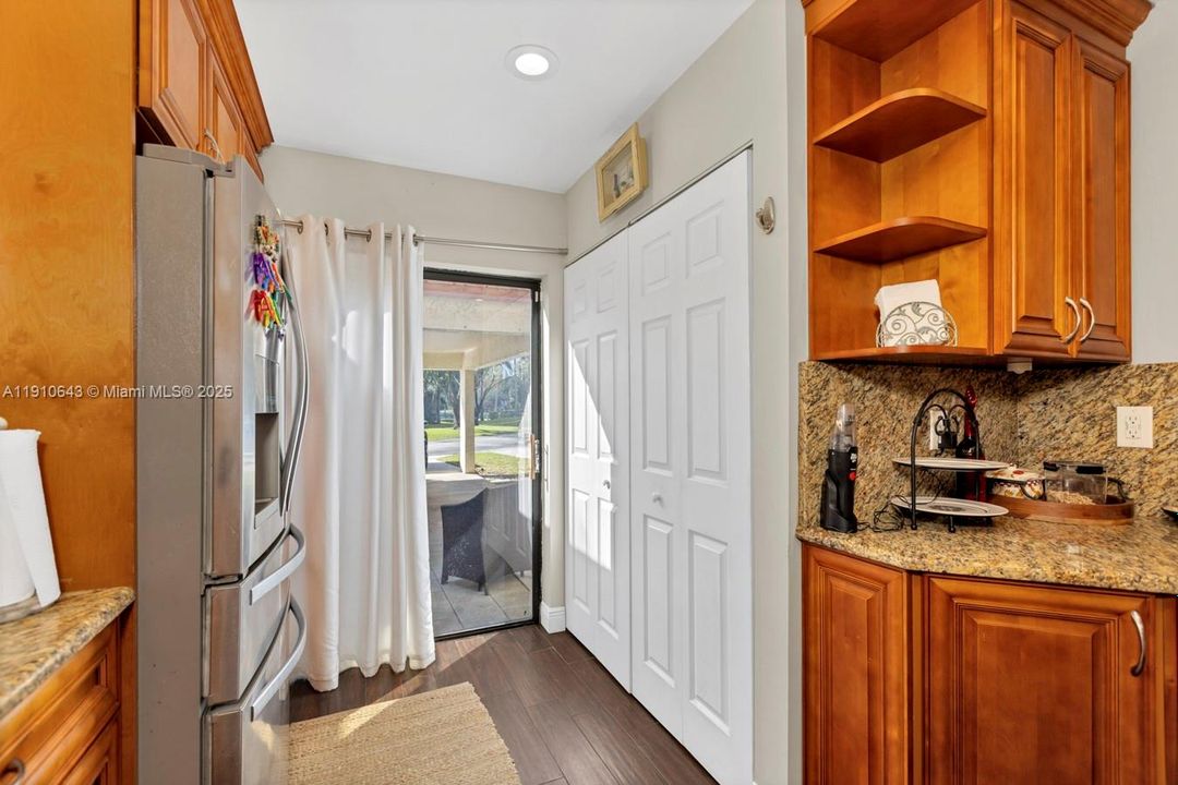 For Sale: $386,000 (3 beds, 2 baths, 1310 Square Feet)