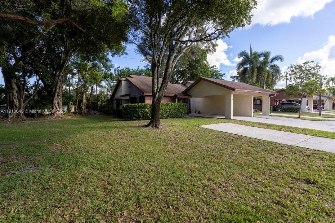 For Sale: $386,000 (3 beds, 2 baths, 1310 Square Feet)