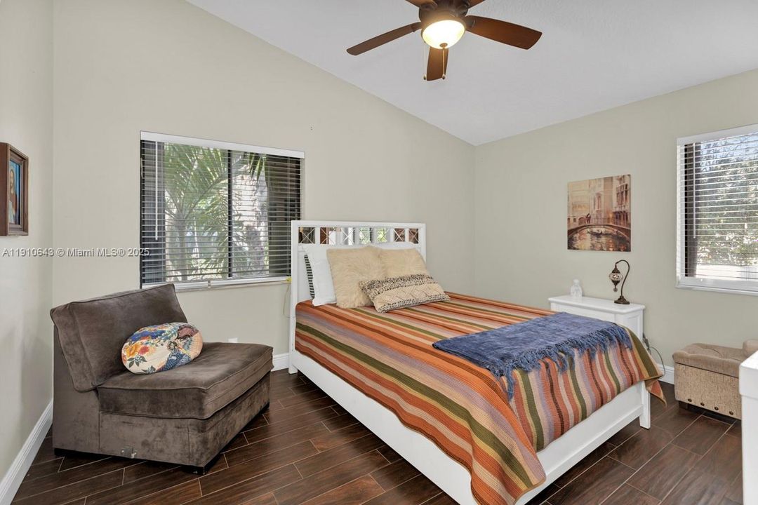 For Sale: $386,000 (3 beds, 2 baths, 1310 Square Feet)