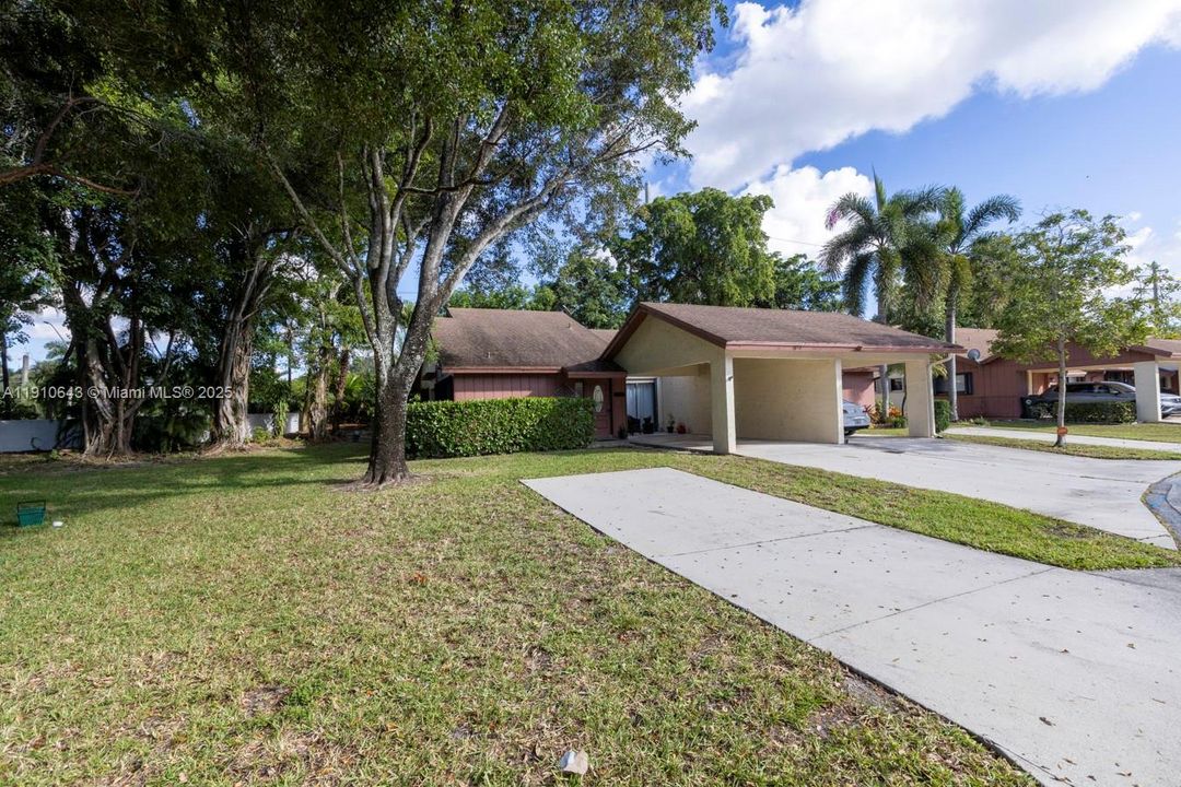 For Sale: $386,000 (3 beds, 2 baths, 1310 Square Feet)