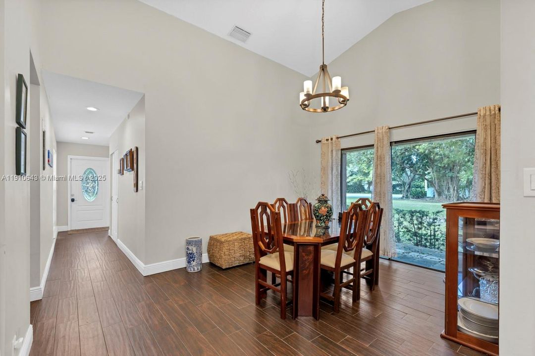 For Sale: $386,000 (3 beds, 2 baths, 1310 Square Feet)