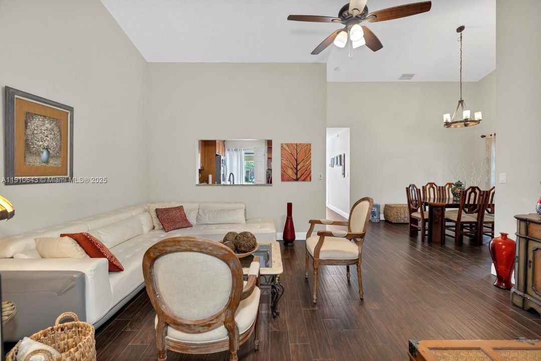 For Sale: $386,000 (3 beds, 2 baths, 1310 Square Feet)