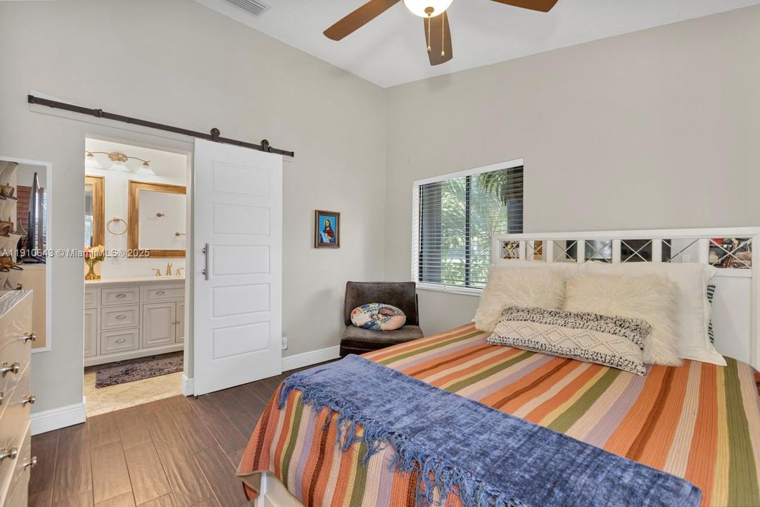 For Sale: $386,000 (3 beds, 2 baths, 1310 Square Feet)