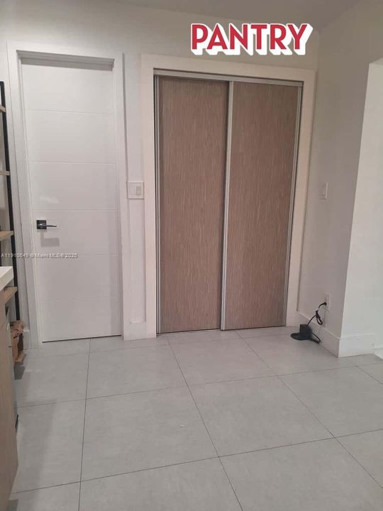 Active With Contract: $3,900 (3 beds, 2 baths, 1578 Square Feet)