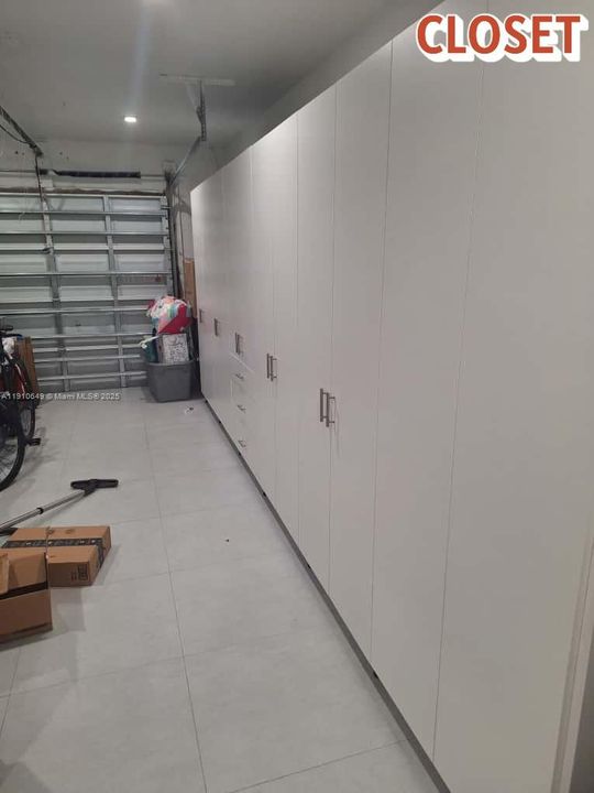 Active With Contract: $3,900 (3 beds, 2 baths, 1578 Square Feet)