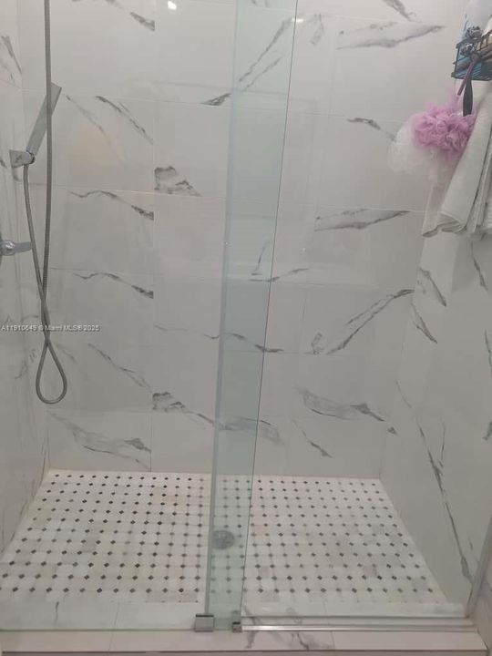 Active With Contract: $3,900 (3 beds, 2 baths, 1578 Square Feet)