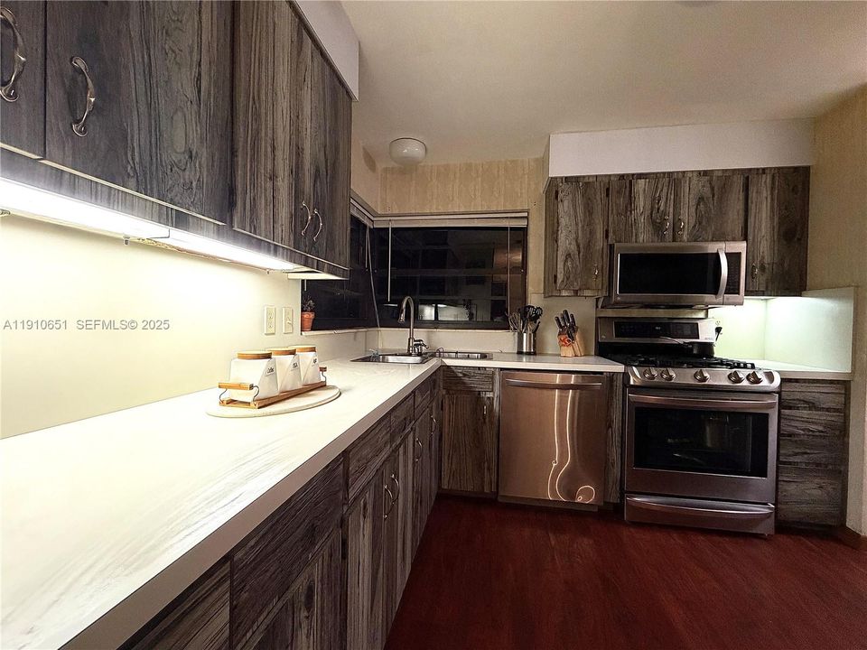 待售: $2,225,000 (4 贝兹, 2 浴室, 0 平方英尺)