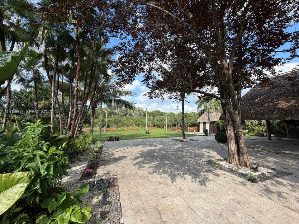 На продажу: $2,225,000 (4 спален, 2 ванн, 0 Квадратных фут)