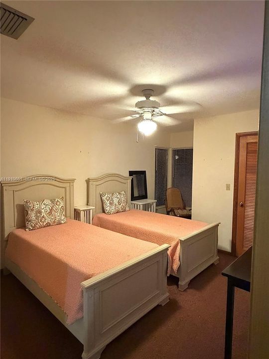 待售: $2,225,000 (4 贝兹, 2 浴室, 0 平方英尺)