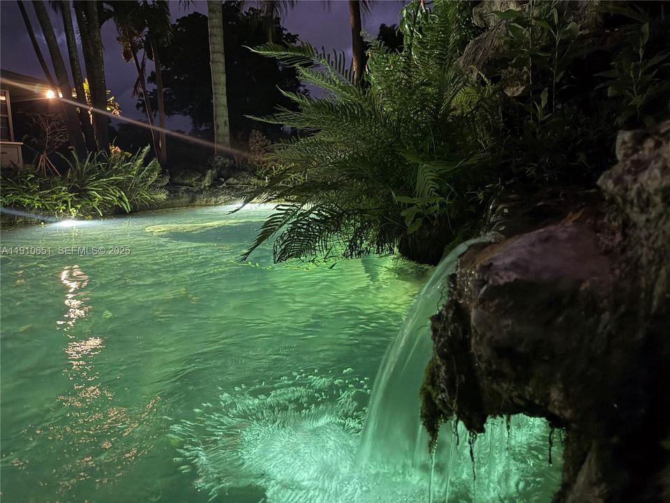 待售: $2,225,000 (4 贝兹, 2 浴室, 0 平方英尺)