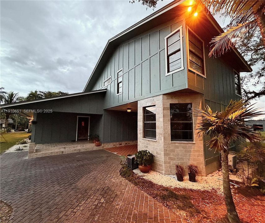 待售: $2,225,000 (4 贝兹, 2 浴室, 0 平方英尺)