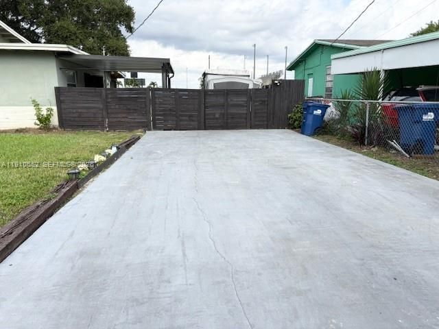 Recently Sold: $415,000 (2 beds, 2 baths, 968 Square Feet)