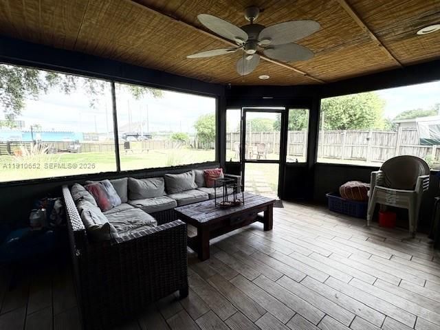 Recently Sold: $415,000 (2 beds, 2 baths, 968 Square Feet)