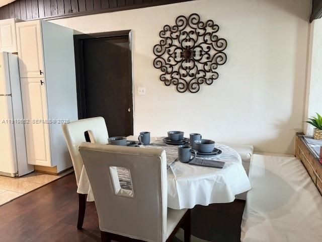 Recently Sold: $415,000 (2 beds, 2 baths, 968 Square Feet)