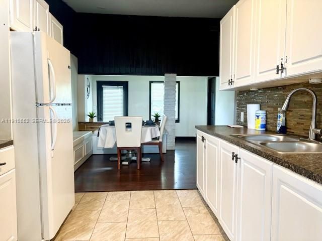 Recently Sold: $415,000 (2 beds, 2 baths, 968 Square Feet)