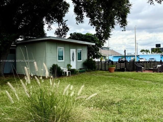 Recently Sold: $415,000 (2 beds, 2 baths, 968 Square Feet)