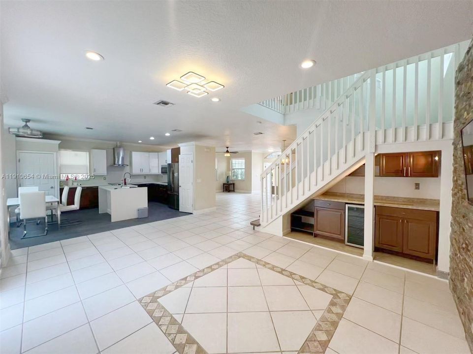 En Renta: $4,499 (4 camas, 3 baños, 2488 Pies cuadrados)