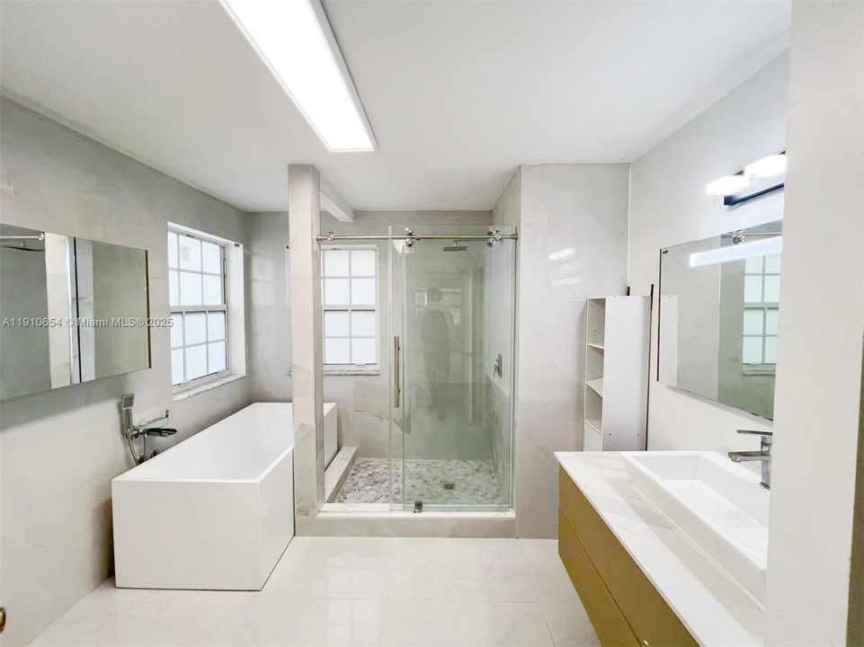 En Renta: $4,499 (4 camas, 3 baños, 2488 Pies cuadrados)