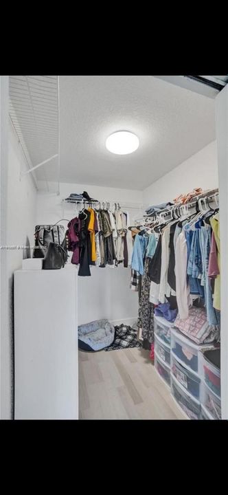 Active With Contract: $329,999 (2 beds, 2 baths, 870 Square Feet)