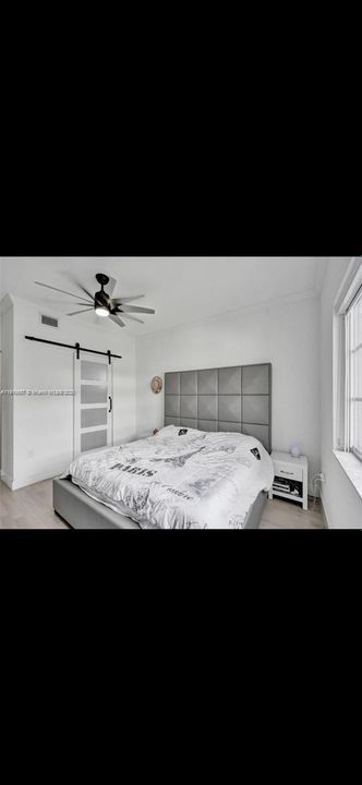 Active With Contract: $329,999 (2 beds, 2 baths, 870 Square Feet)