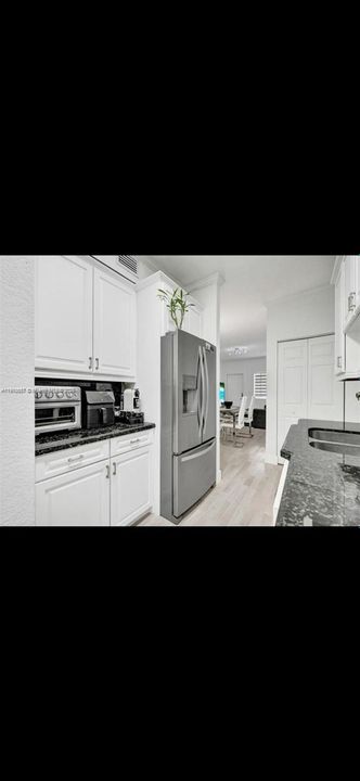 Active With Contract: $329,999 (2 beds, 2 baths, 870 Square Feet)