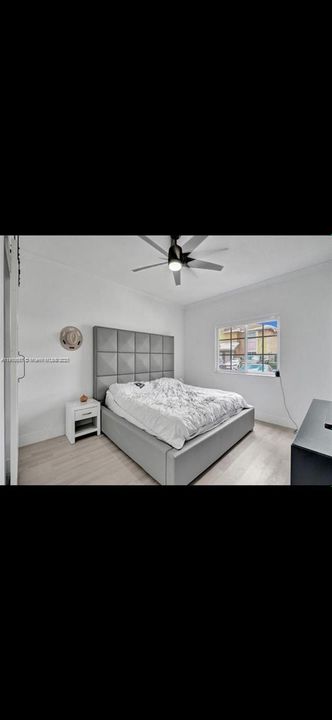 Active With Contract: $329,999 (2 beds, 2 baths, 870 Square Feet)