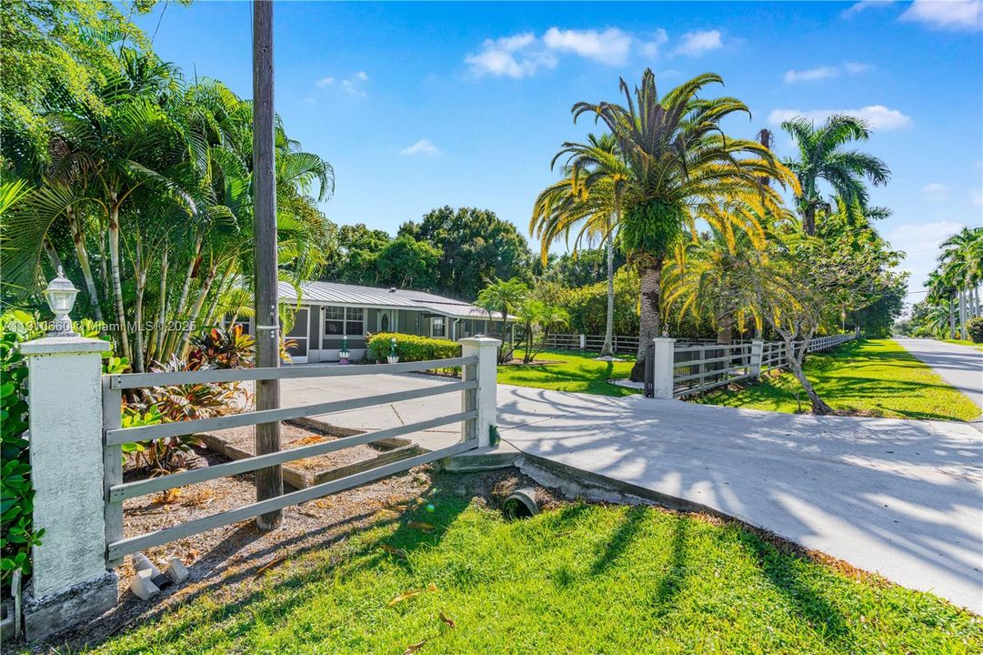 待售: $260,000 (3 贝兹, 3 浴室, 1117 平方英尺)