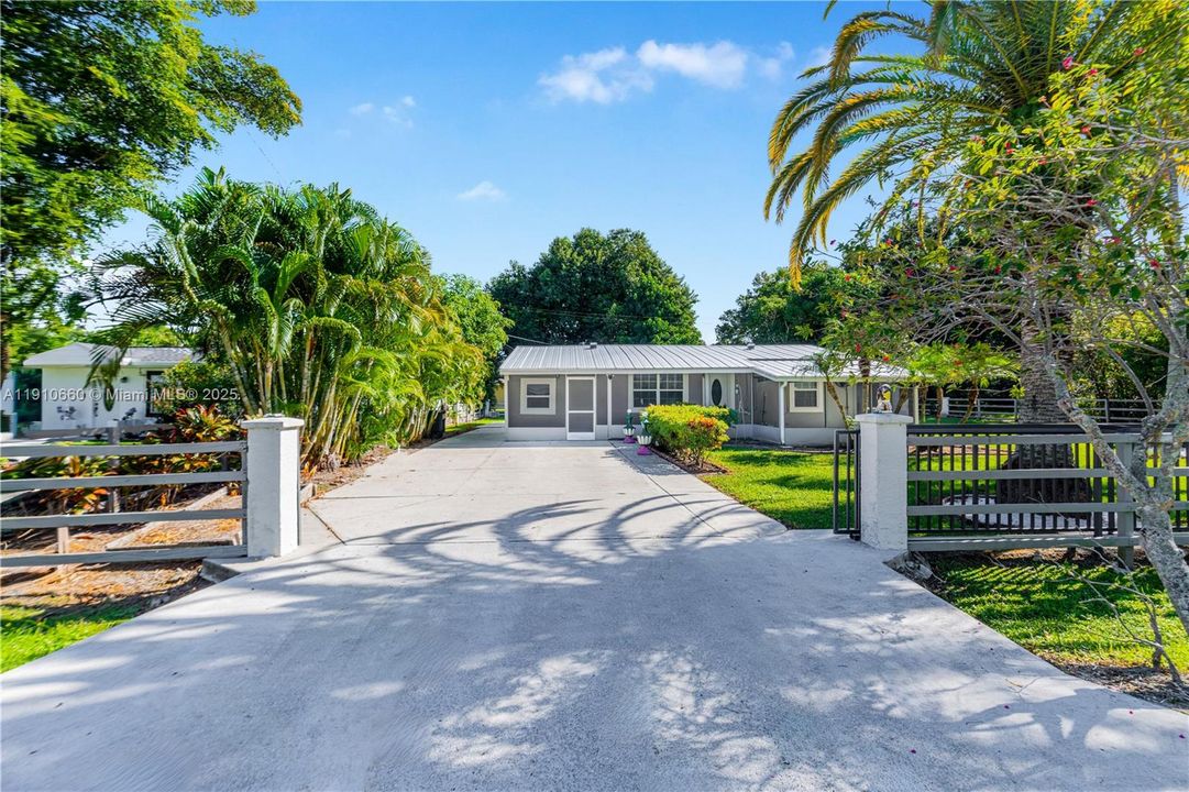 待售: $260,000 (3 贝兹, 3 浴室, 1117 平方英尺)