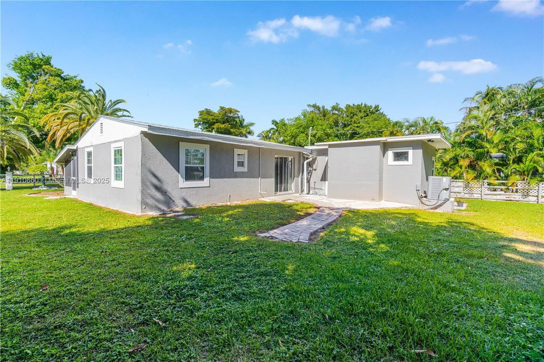 待售: $260,000 (3 贝兹, 3 浴室, 1117 平方英尺)